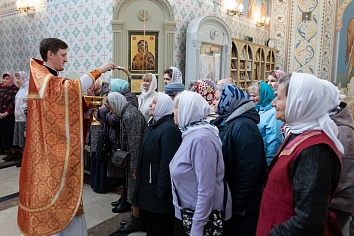 Празднование иконы Божией Матери «Живоносный Источник»