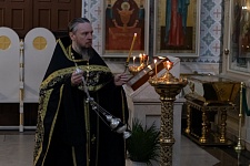 Богослужение Великой Пятницы с Выносом Плащаницы