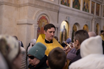 Божественная литургия 2 марта, в воскресенье, на неделе сыропустной, в воспоминание Адамова изгнания