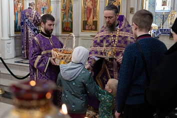 Божественная литургия 22 марта, в Неделю 4-ю Великого поста, в день памяти 40 Севастийских мучеников