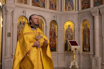 Божественная литургия 2 марта, в воскресенье, на неделе сыропустной, в воспоминание Адамова изгнания