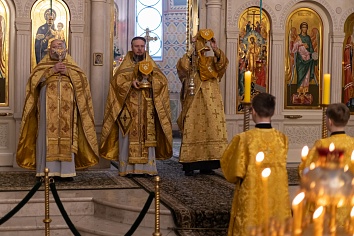 Божественная Литургия в воскресенье, на неделе тридцать четвёртой по Пятидесятнице, о мытаре и фарисее