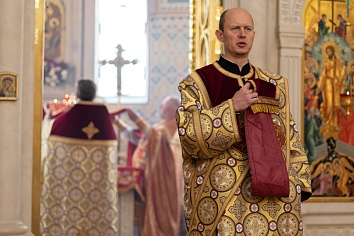 Божественная Литургия в воскресенье, на неделе четвертой по Пасхе, о расслабленном