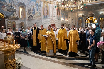 День памяти святых благоверных князя Петра и княгини Февронии, Муромских чудотворцев. 