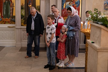 Божественная Литургия в понедельник, на неделе пятой по Пятидесятнице, в день памяти Рождества святого Иоанна Предтечи