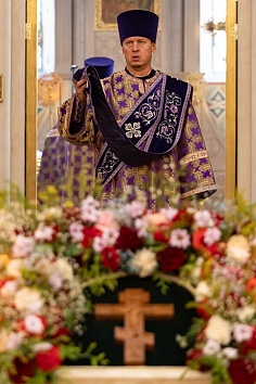 Воздвижение Честного и Животворящего Креста Господня