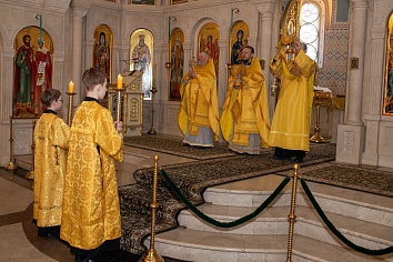 Божественная литургия в воскресенье, на неделе о блудном сыне