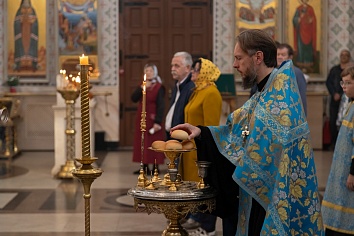 Предпразднество Успения Пресвятой Богородицы. Всенощное Бдение. Вынос площаницы, чин погребения