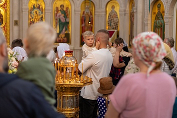 Божественная Литургия в воскресенье, на неделе седьмой по Пасхе, святых отцов I Вселенского Собора
