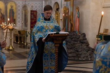 Пение благодарственной похвалы Пресвятой Богородице 4 апреля, в пятницу, на пятой седмице Великого поста