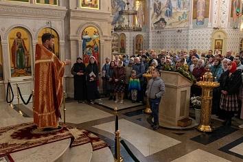 Божественная литургия с чином раздробления артоса