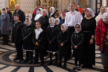 Божественная литургия 30 марта, в воскресенье, на неделе четвертой Великого поста