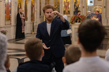 Божественная Литургия в воскресенье, на неделе шестнадцатой по Пятидесятнице