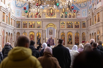 Божественная литургия 16 марта, в воскресенье, на неделе на неделе второй Великого поста