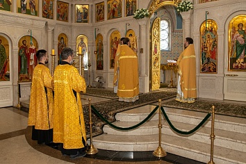 Воскресное богослужение на неделе 5-й по Пятидесятнице, памяти святых отцов шести Вселенских соборов