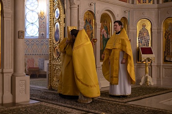 Божественная литургия 2 марта, в воскресенье, на неделе сыропустной, в воспоминание Адамова изгнания