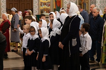 Божественная Литургия в воскресенье, на неделе тринадцатой по Пятидесятнице