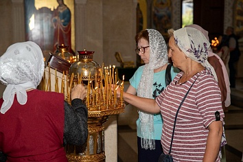 Воскресное богослужение на неделе 5-й по Пятидесятнице, памяти святых отцов шести Вселенских соборов