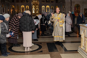 Божественная литургия в воскресенье, на неделе 21-й по Пятидесятнице