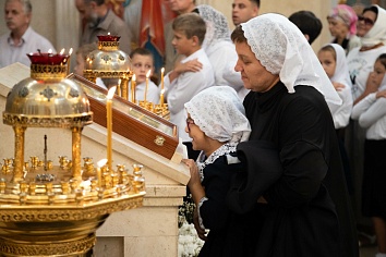 День памяти святых благоверных князя Петра и княгини Февронии, Муромских чудотворцев. 