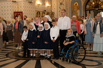 Воскресное богослужение на неделе 7-й по Пятидесятнице, мч. Каллиника