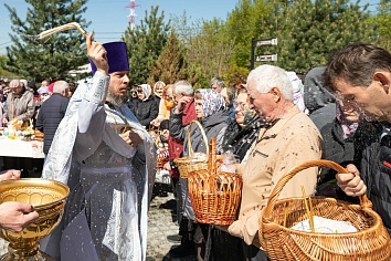 Великая Суббота. Освящение пасхальной снеди 