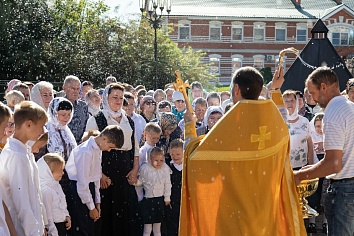 День памяти Владимирской иконы Пресвятой Богородицы и святых мучеников Адриана и Натали