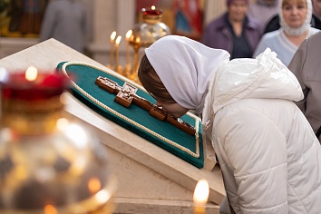  Божественная литургия 23 марта, в воскресенье, на неделе третьей Великого поста, именуемой Крестопоклонной