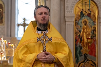 Божественная Литургия в воскресенье, на неделе четырнадцатой по Пятидесятнице