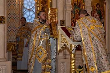 Божественная литургия в воскресенье, на неделе 28-й по Пятидесятнице