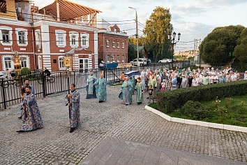Чин погребения Плащаницы Пресвятой Богородицы.