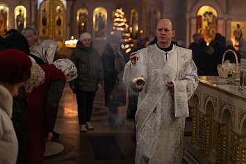 Божественная литургия в воскресенье, на неделе 31-й по Пятидесятнице