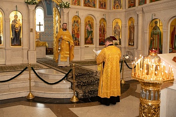 Воскресное богослужение на неделе 7-й по Пятидесятнице, мч. Каллиника