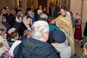 Божественная литургия в воскресенье, на неделе 21-й по Пятидесятнице